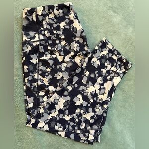 Old Navy Navy and White Patterned Leggings